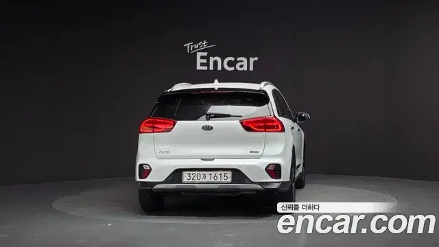 Kia Niro 2020 — ფოტო 4/20
