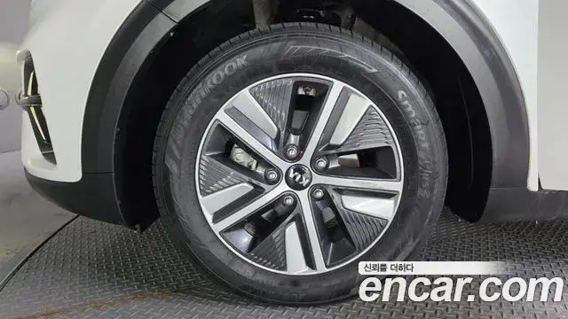 Kia Niro 2020 — ფოტო 5/20