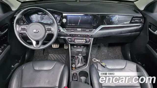 Kia Niro 2020 — ფოტო 7/20