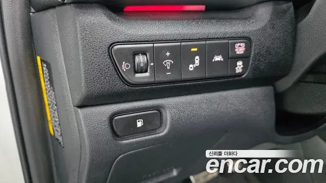 Kia Niro 2020 — ფოტო 13/20