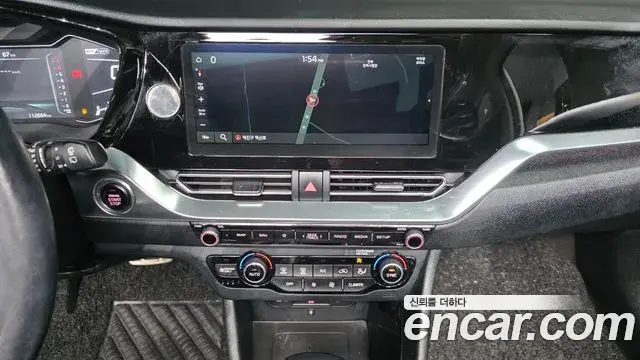 Kia Niro 2020 — ფოტო 15/20