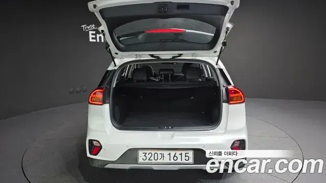 Kia Niro 2020 — ფოტო 20/20