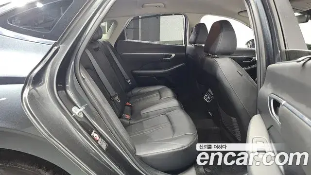 Hyundai Sonata Hybrid 2021 — ფოტო 19/20