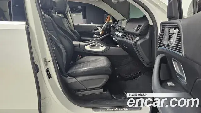 Mercedes-Benz GLS-Class 2020 — Фото 10/20