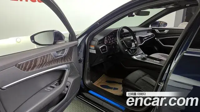 Audi A6 2022 — ფოტო 18/20