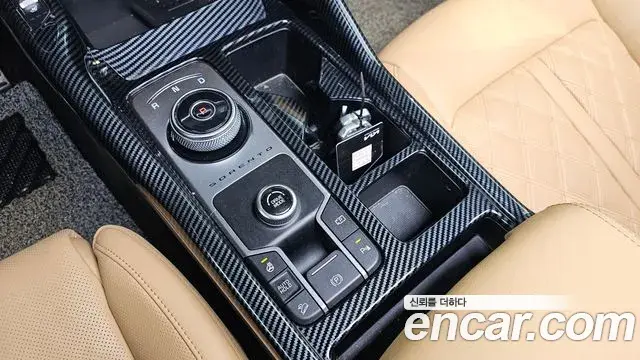 Kia Sorento 2021 — Photo 2/20