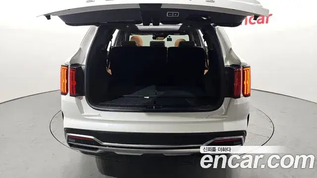 Kia Sorento 2021 — Photo 14/20