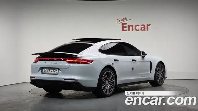 Porsche Panamera 2018 — Şəkil 18/20