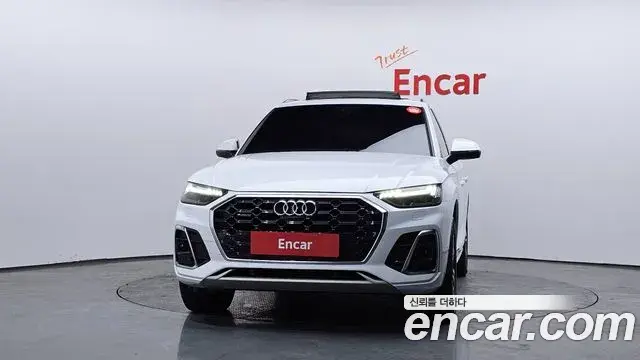 Audi Q5 2021 — Şəkil 1/4