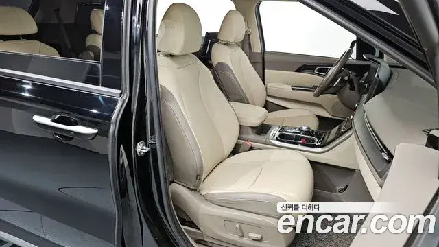 Kia Carnival 2021 — Фото 10/20
