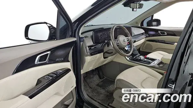 Kia Carnival 2021 — Фото 11/20