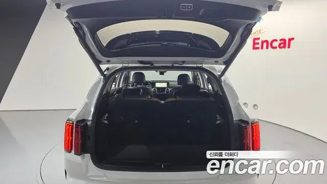 Kia Sorento 2021 — Фото 20/20