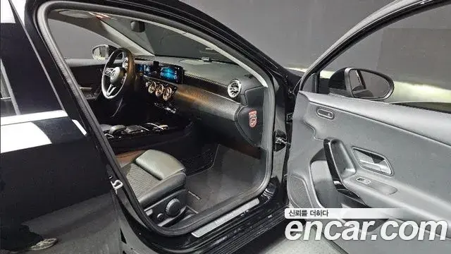 Mercedes-Benz A-Class 2020 — Şəkil 16/21