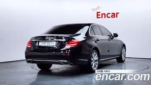Mercedes-Benz E-Class 2018 — Фото 2/20