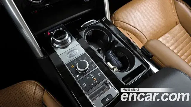 Land Rover Discovery 5 2019 — Photo 11/20
