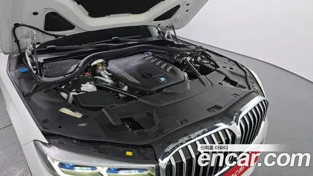 BMW 7 Series 2021 — ფოტო 13/20