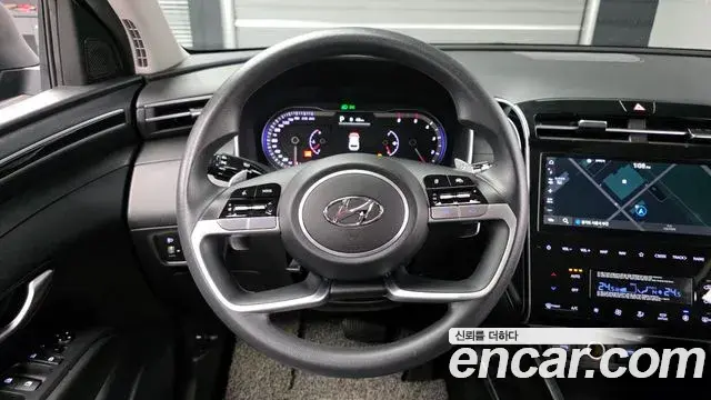 Hyundai Tucson Hybrid 2023 — Photo 16/20
