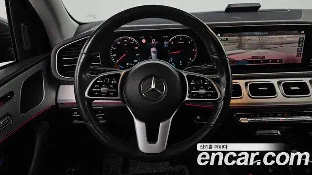 Mercedes-Benz GLE-Class 2019 — ფოტო 17/20