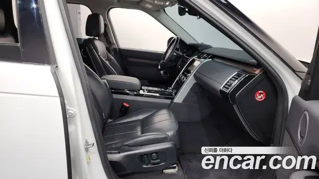 Land Rover Discovery 5 2018 — Şəkil 5/20