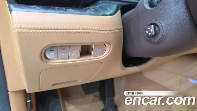Genesis G90 2023 — Photo 13/20