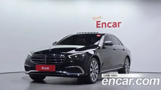 Mercedes-Benz E-Class 2023 — ფოტო 14/20