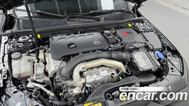 Mercedes-Benz A-Class 2025 — Şəkil 19/20