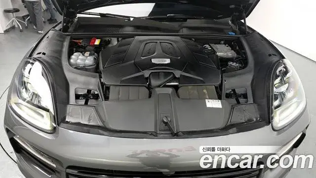 Porsche Cayenne 2020 — Photo 6/20