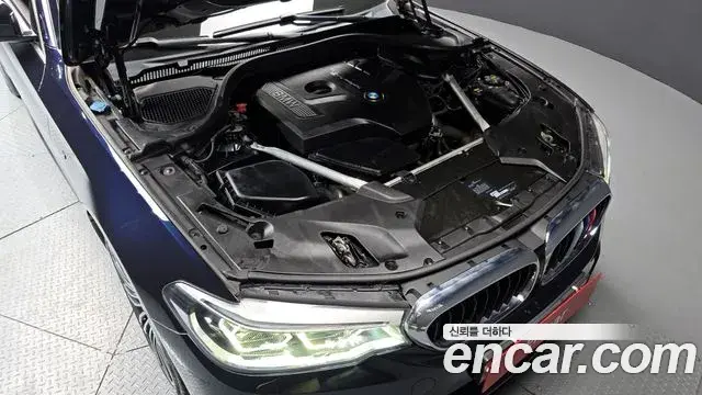 BMW 5 Series 2019 — Şəkil 15/20
