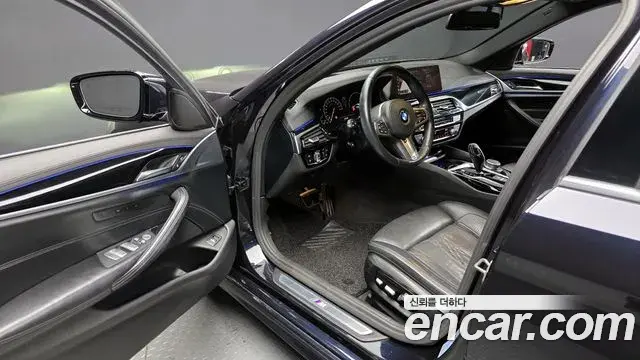 BMW 5 Series 2019 — Şəkil 19/20