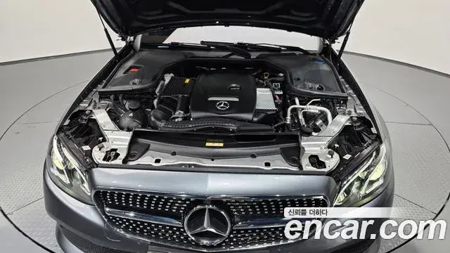 Mercedes-Benz E-Class 2018 — Photo 15/20