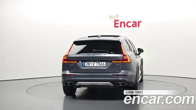 Volvo V60 Cross Country 2020 — Şəkil 4/20