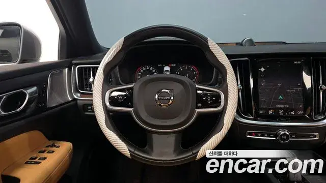 Volvo V60 Cross Country 2020 — Şəkil 17/20