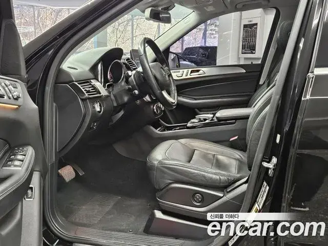 Mercedes-Benz GLE-Class 2018 — ფოტო 20/20