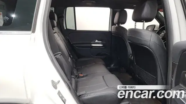 Mercedes-Benz GLB-Class 2021 — Фото 12/20