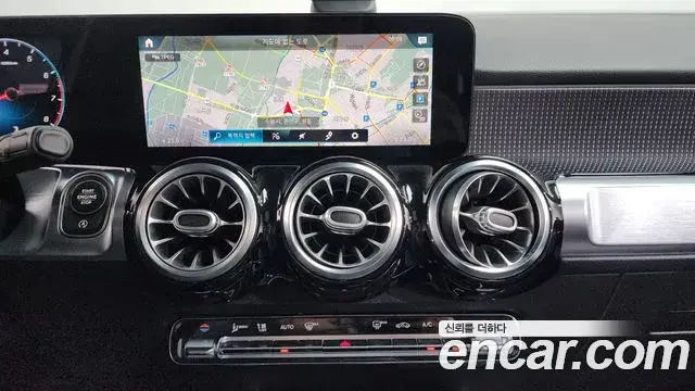 Mercedes-Benz GLB-Class 2021 — Фото 15/20
