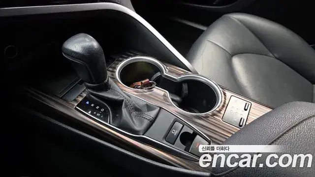 Toyota Camry 2019 — Фото 9/20