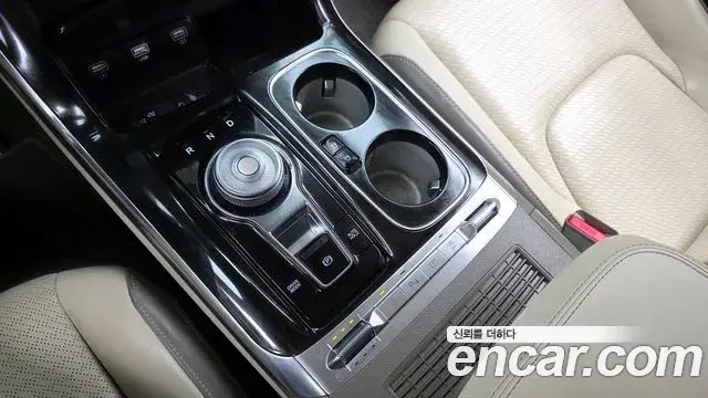 Kia Carnival 2021 — Фото 9/20
