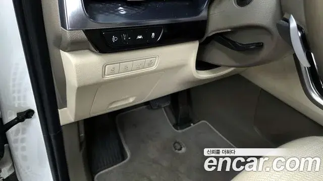 Kia Carnival 2021 — Фото 18/20