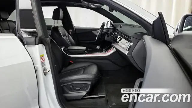 Audi Q8 2020 — ფოტო 11/20