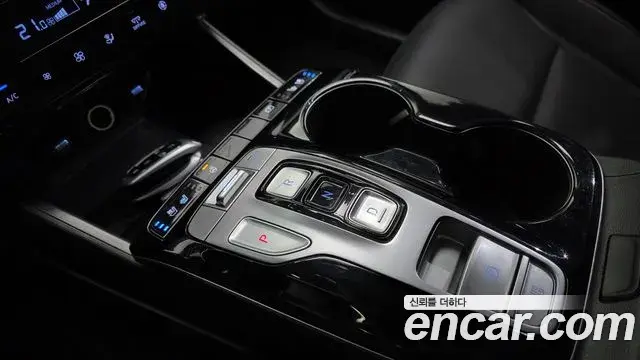 Hyundai Tucson Hybrid 2022 — Photo 8/20