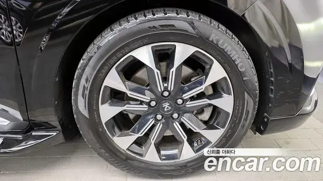 Kia Carnival 2021 — Фото 5/20