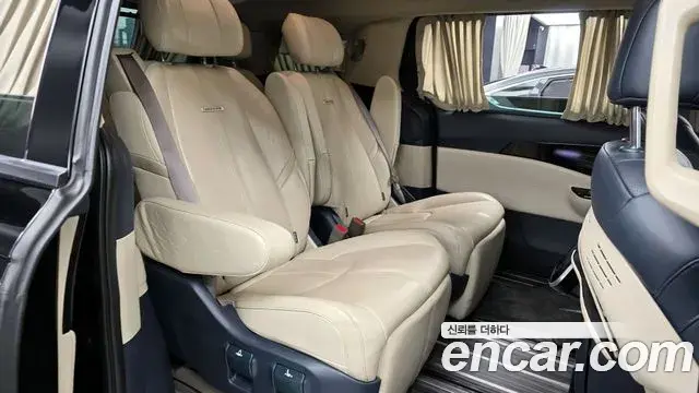 Kia Carnival 2021 — Фото 12/20