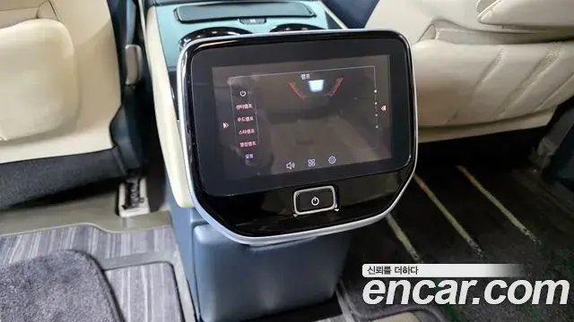 Kia Carnival 2021 — Фото 18/20