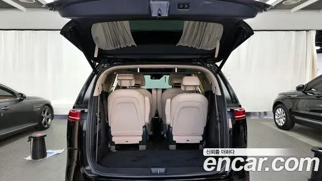 Kia Carnival 2021 — Фото 20/20