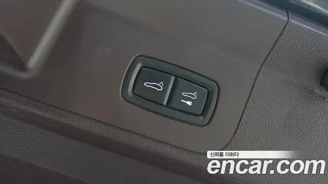 Porsche Panamera 2018 — Şəkil 26/30