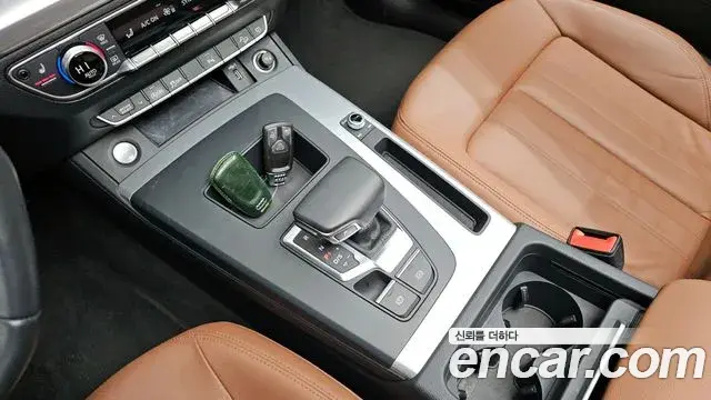 Audi Q5 2022 — ფოტო 1/20