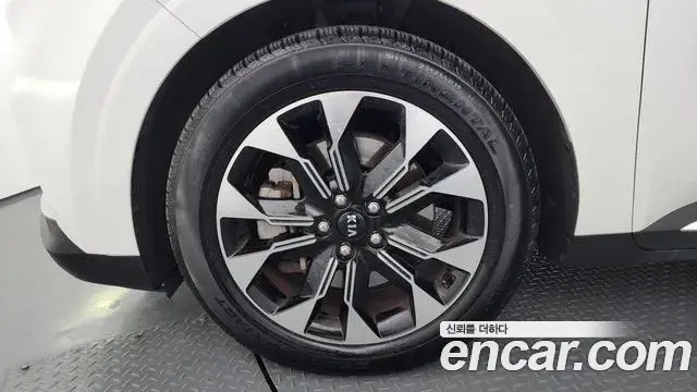 Kia Carnival 2020 — Фото 5/20