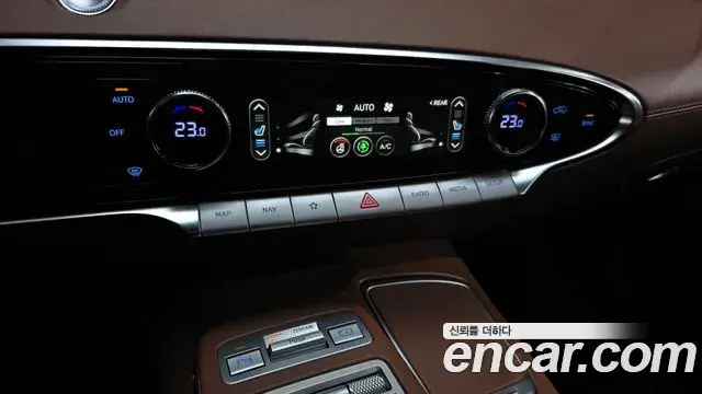 Genesis GV70 2021 — ფოტო 12/20