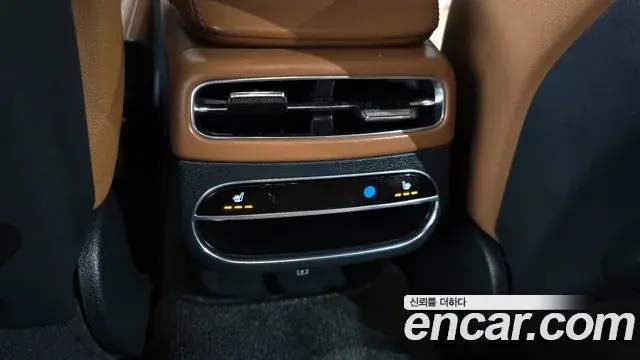 Genesis GV70 2021 — ფოტო 11/20