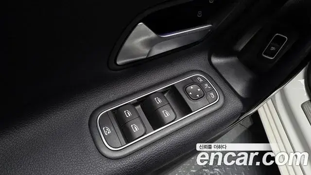 Mercedes-Benz A-Class 2020 — ფოტო 12/20